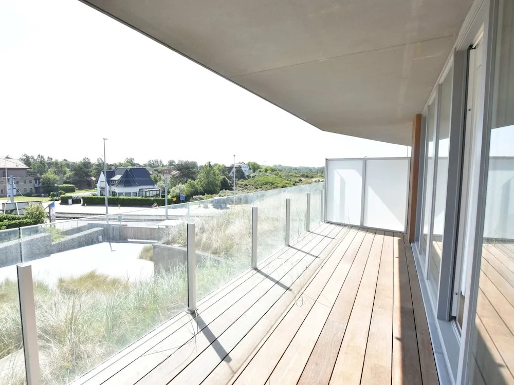 Bright Coastal Family Escape