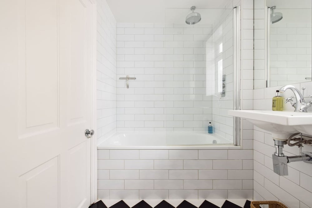The Thames Embrace 3 BR & Garden House