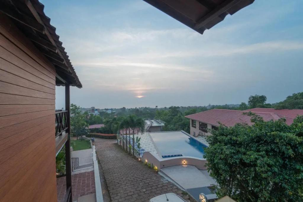 Goa Crescent Resort - A Hilltop Seaview Escape