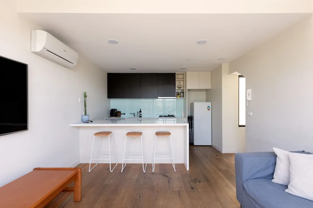 Spacious 2 Bedroom Inner City Townhouse with Private Rooftop