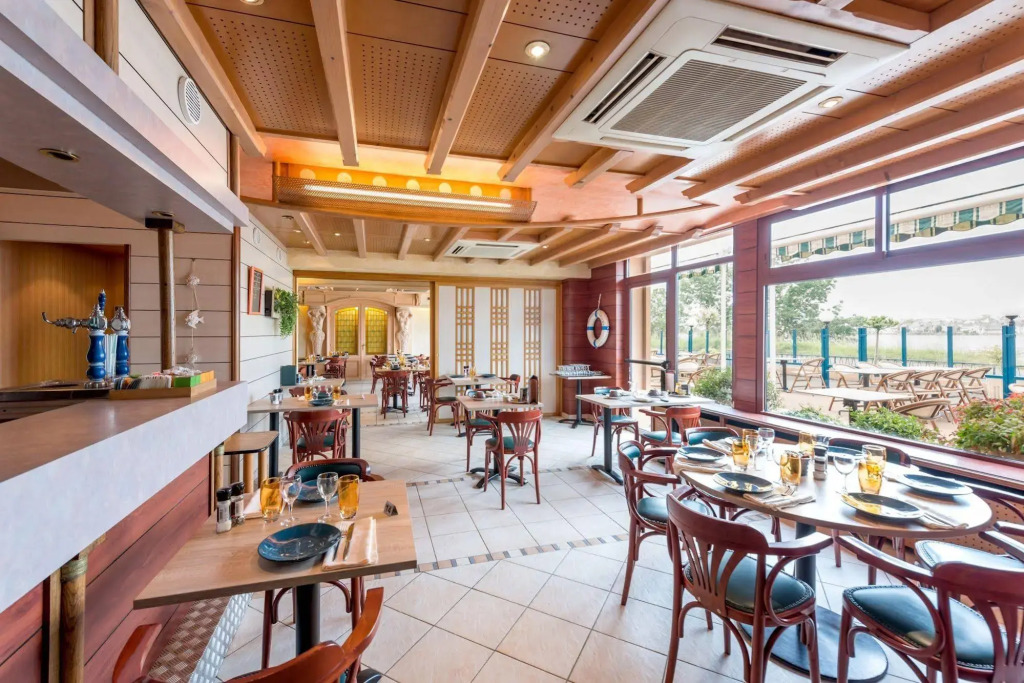 Logis Hotels - Au Poisson dArgent - Hôtel 3 étoiles et restaurant
