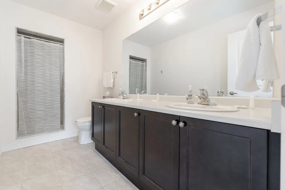 Luxurious Brand New Four Bedroom Townhouse