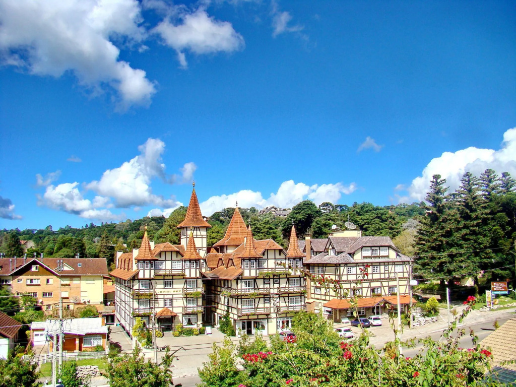 HOTEL SKY GRAMADO - Cartão Postal de Gramado RS