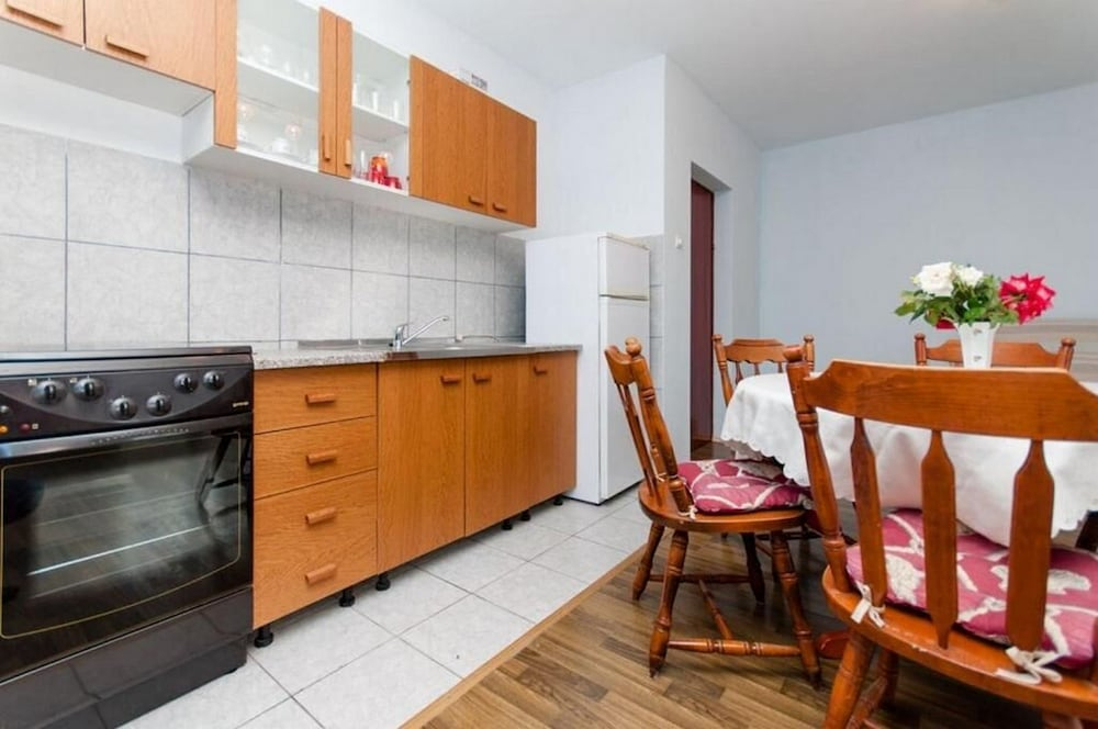 Apartments Mladen