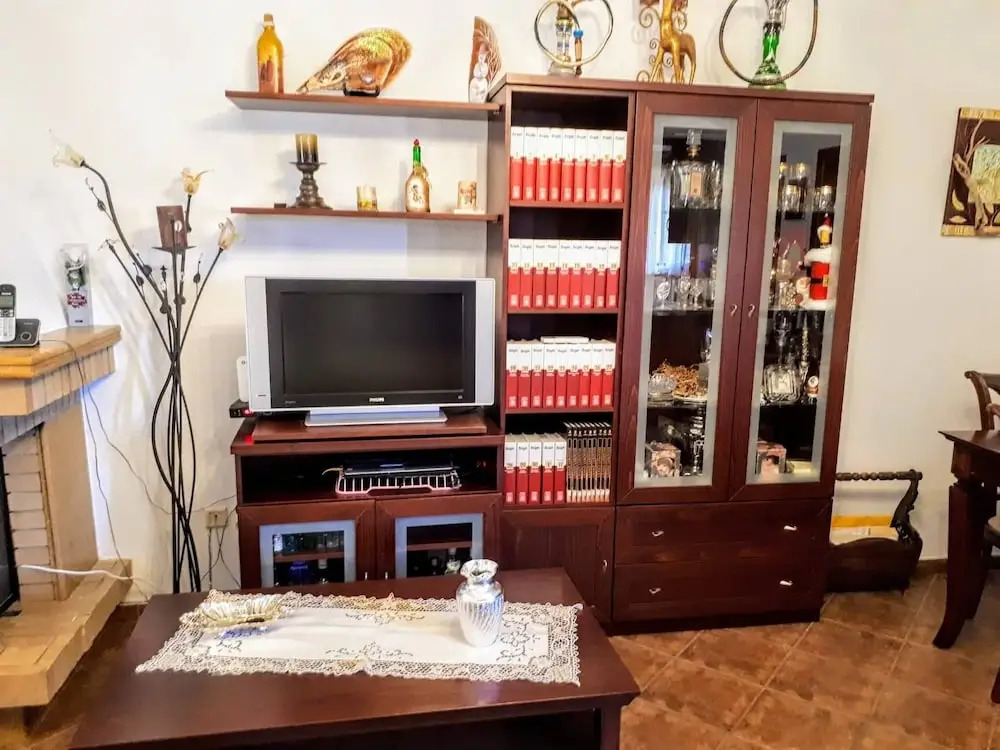 Antonia House
