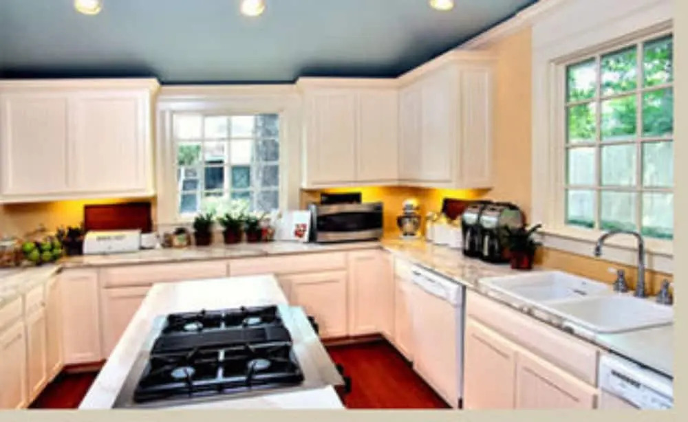 Corinthian Bed  Breakfast