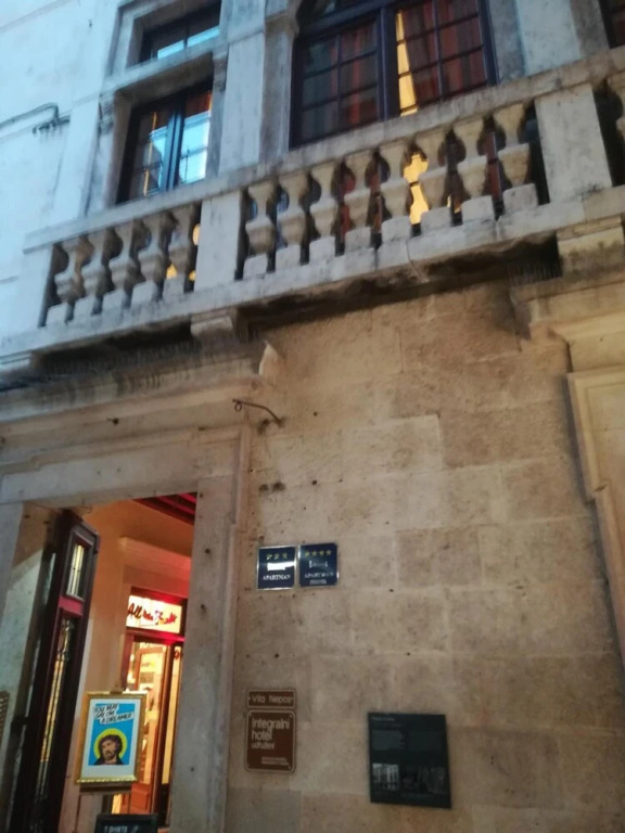 INCHY ACCOMMODATION - Deluxe Rooms & fully equipped kitchen in Diocletians Palace