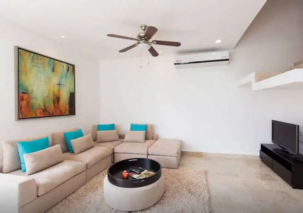 Radiant 2BR PH in private location by Happy Address
