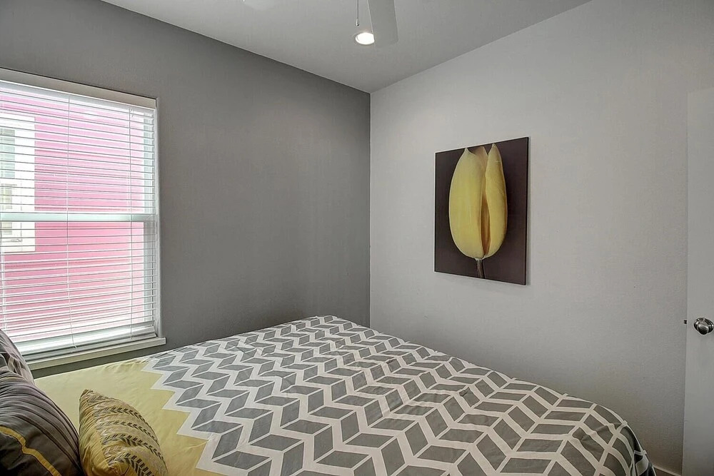 There's Money in the Banana Stand Ov26 4 Bedrooms 3.5 Bathrooms Home