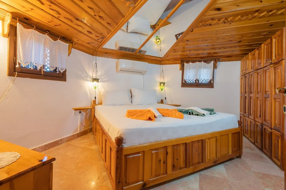 Liya Boutique Hotel & Suites