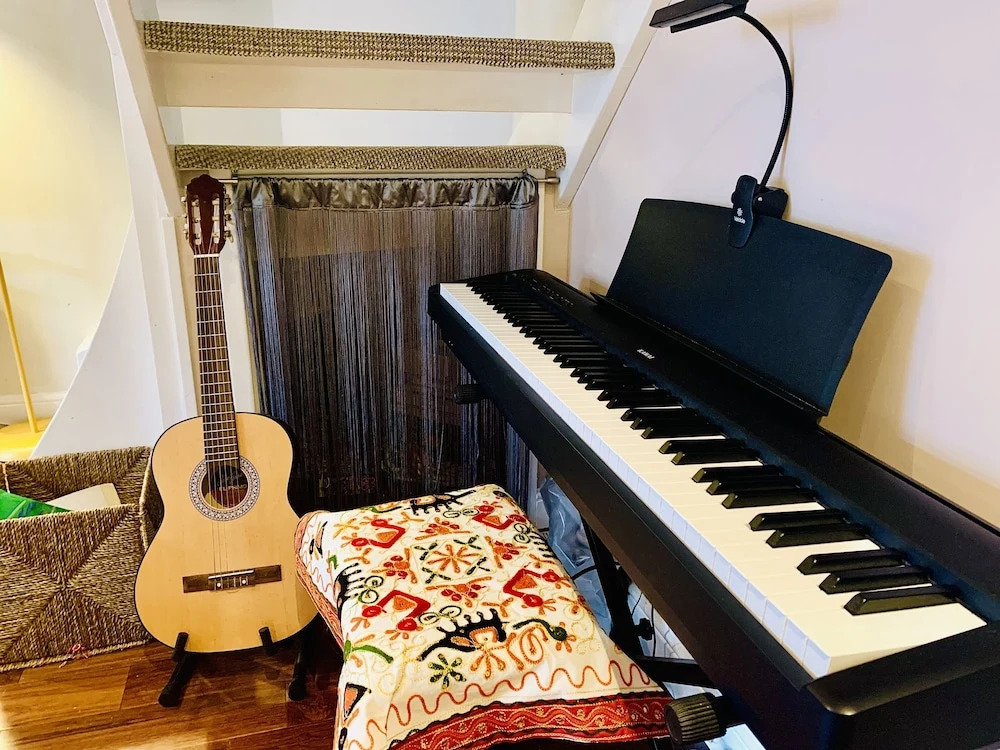 Lovely 2-bed House in Bramley With Field View