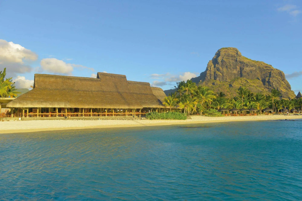 Paradis Beachcomber Golf Resort & Spa