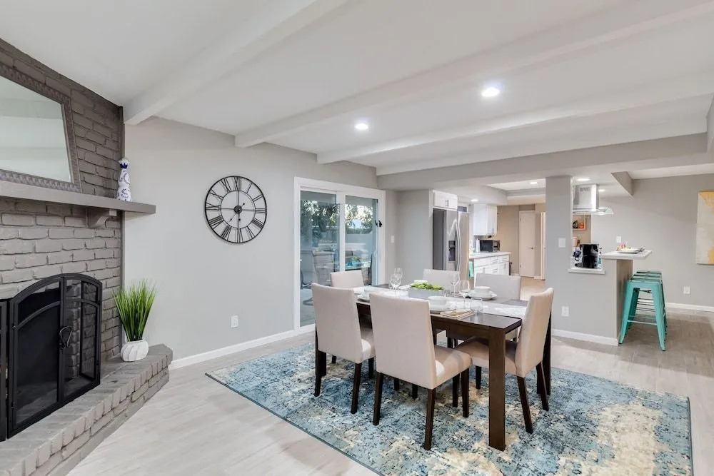 Luxury Scottsdale home w/ Heated Pool, Spa, Putting Green, fire pit, & more! by RedAwning