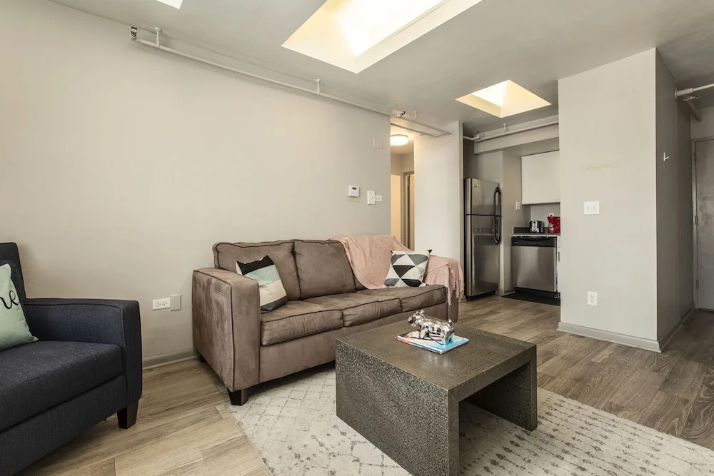 TWO Luxurious 1 BR CozySuites in Downtown Louisville