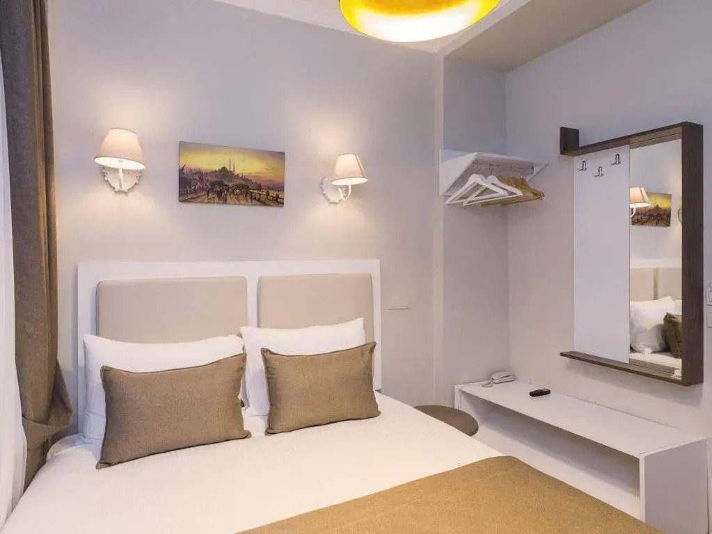 The Little House Hostel