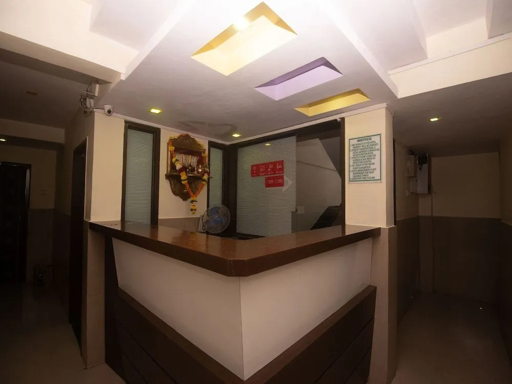 Oyo 23285 The Diplomat Lodging