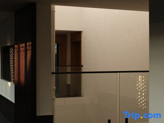 Ninghai Qiantongguzhen Immersing Hotel