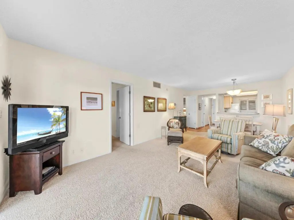 Sand Caper 202, Sleeps 4, Gulf Front, 2 Bedrooms, Elevator, Heated Pool