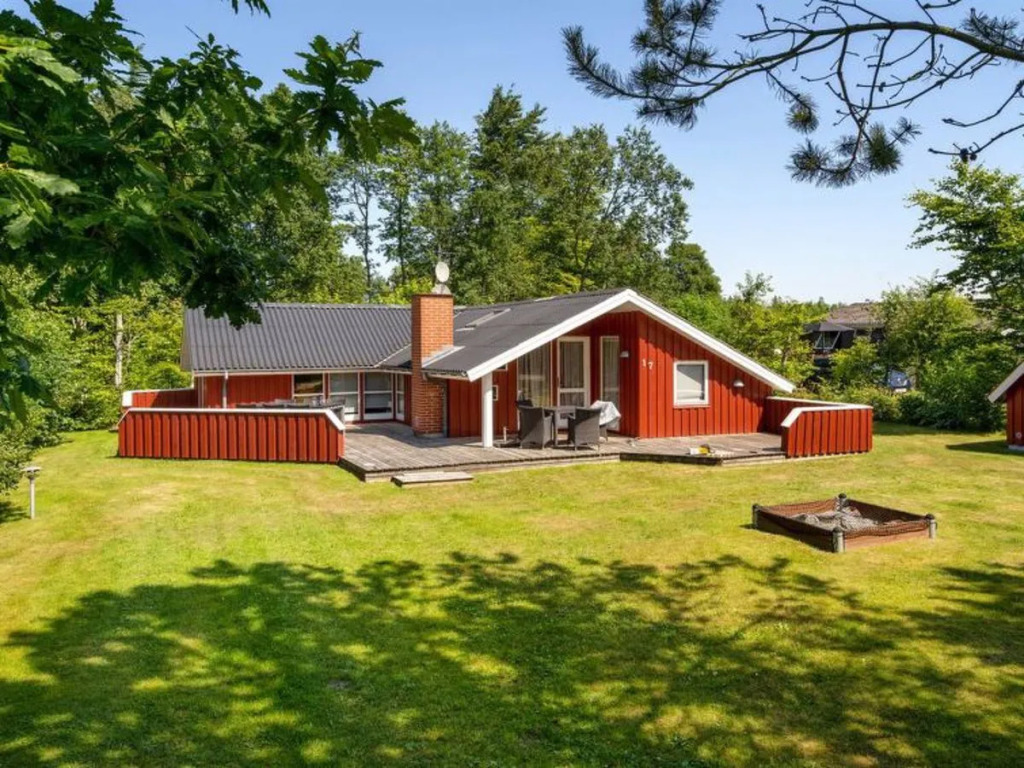 Holiday Home Thurir - 4km from the sea by Interhome
