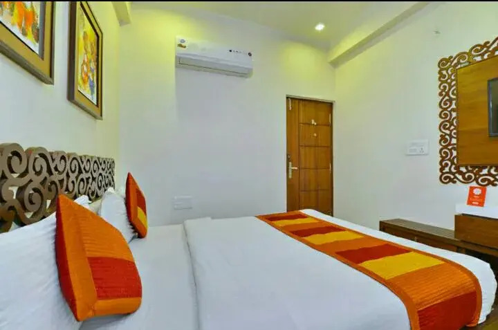 OYO 10391 Hotel Royal Sunshine