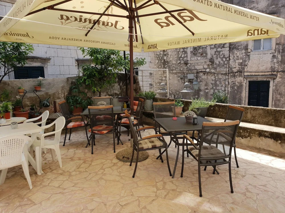 Placeta Apartments & Rooms
