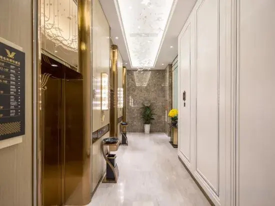 Vienna International Hotel (Chengdu Wenjiang University Town Fengxihe Subway Station)