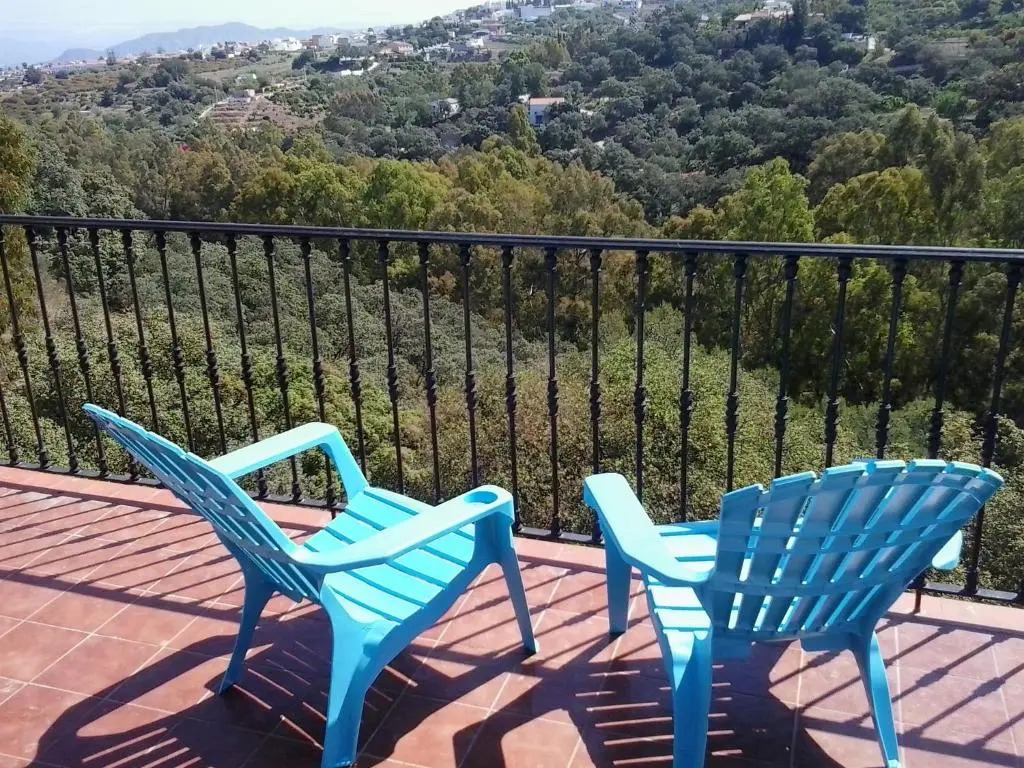 El Roble Holidays