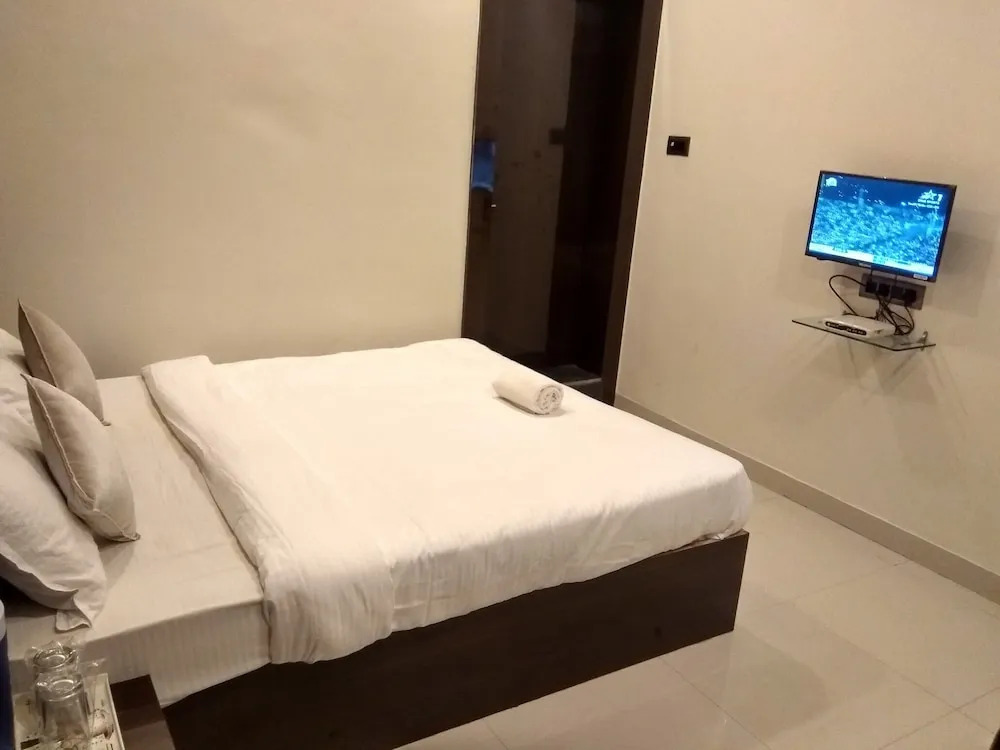 JK Rooms 126 Parashar Legacy - Opp Railway Station