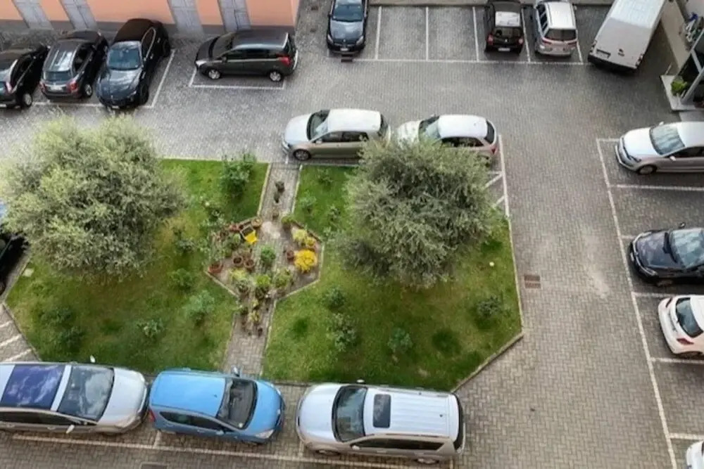 Inviting 2-bed Apartment in Parma Free Parking