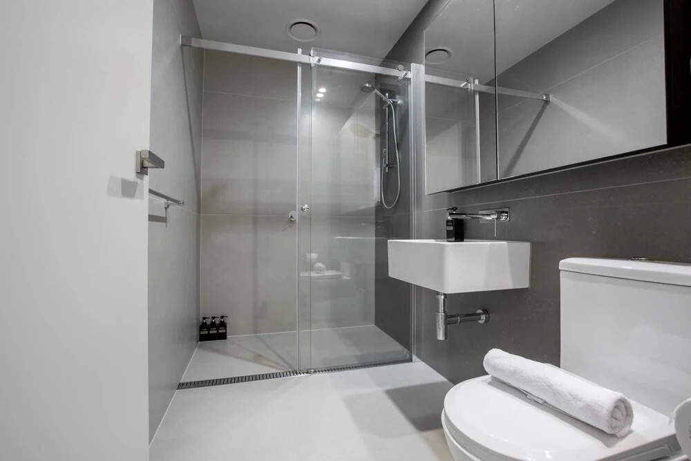 Stunning 2 Bed On Collins With Pool In Southern Cross