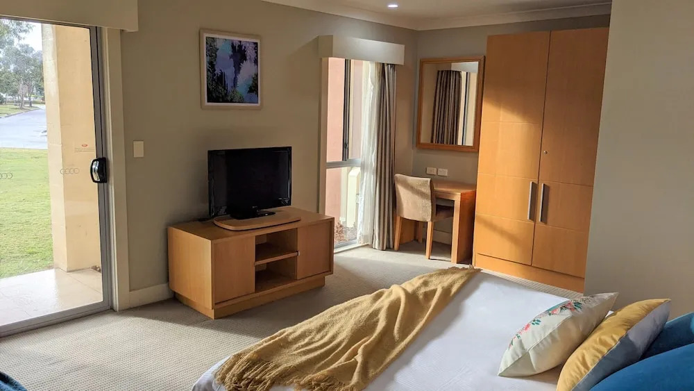 Jewel in the Crowne