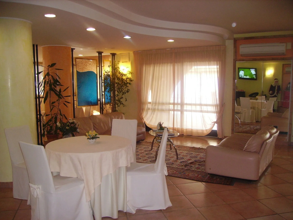 Hotel Diecimare
