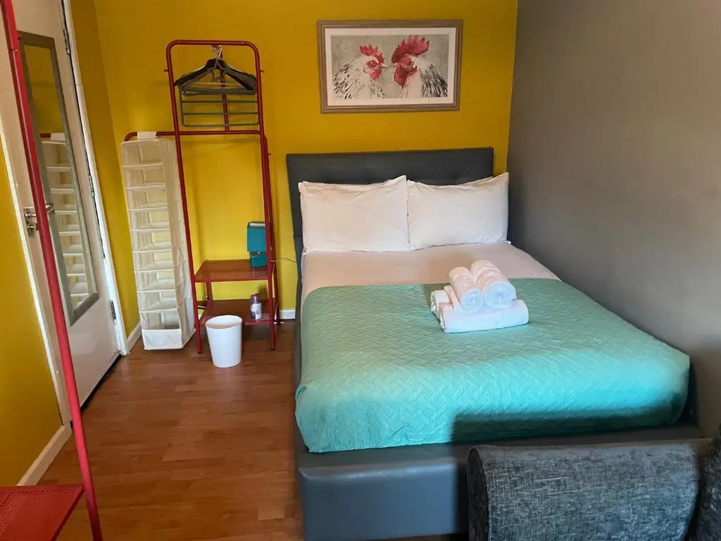 New Cross Mews - NHS STAFF-Contractors welcome 7 Beds 2 Bathrooms-free parking