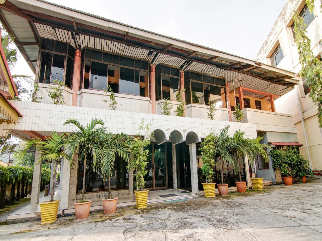 OYO 2690 Hotel Tampan