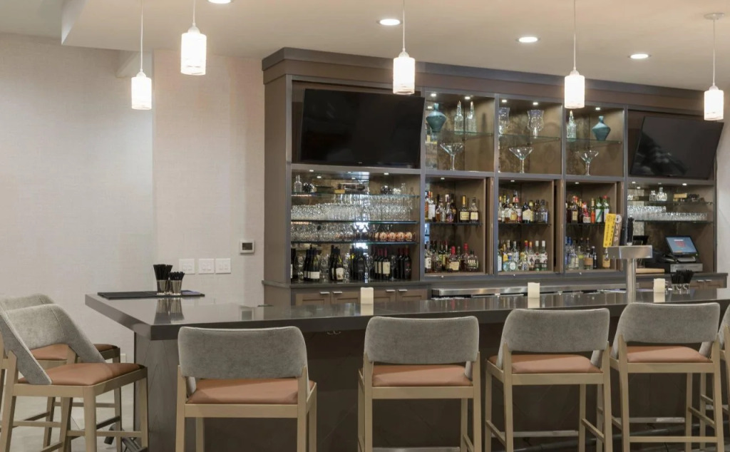 Sonesta Hotel Grand Rapids Airport