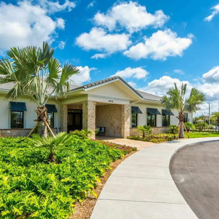 Magical Retreat - A Spacious Villa 10 min From Disney