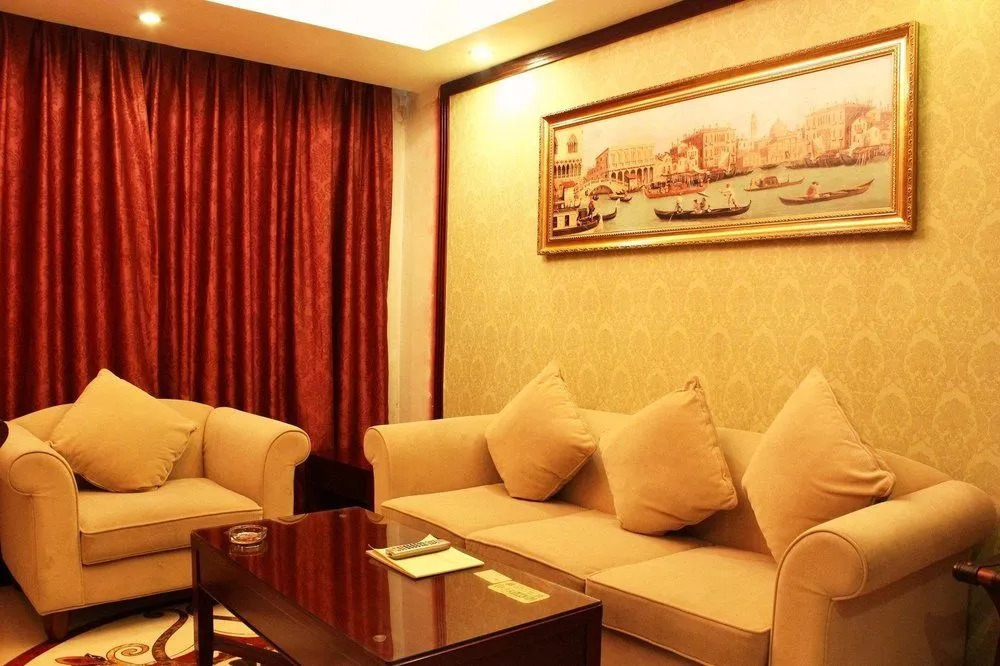 Vienna Hotel (Shenzhen Railway Station)