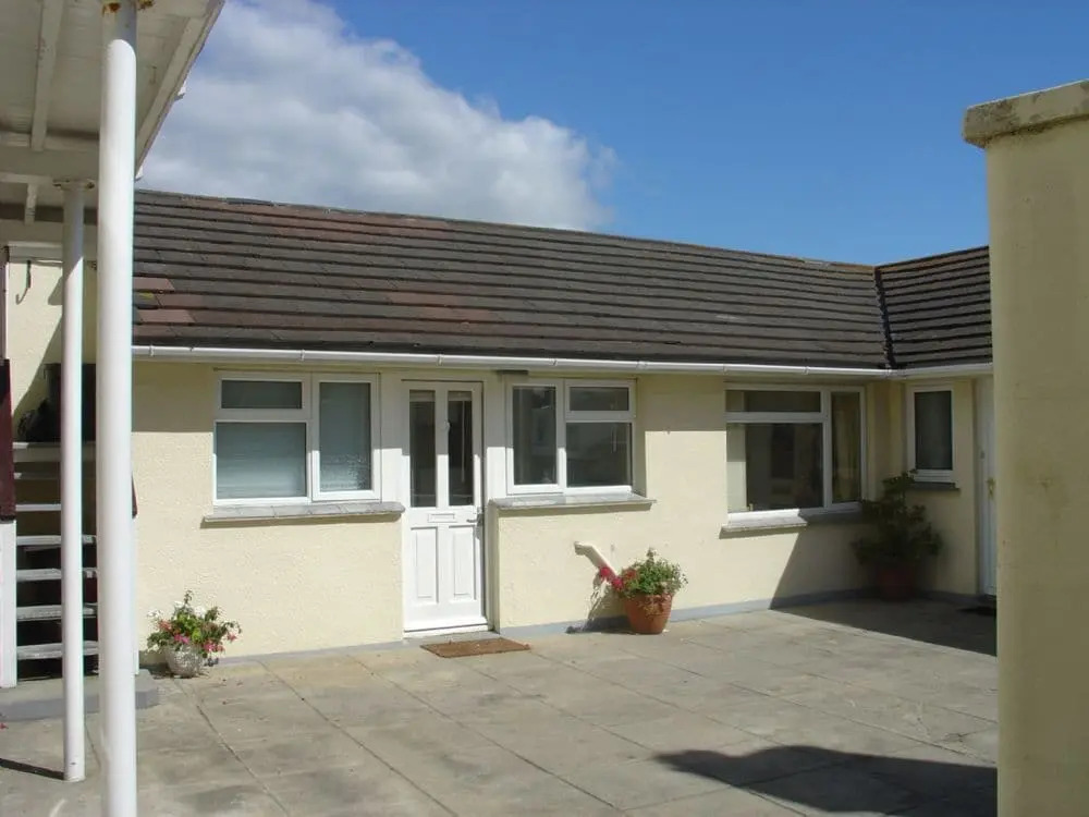 5 Harbour Court