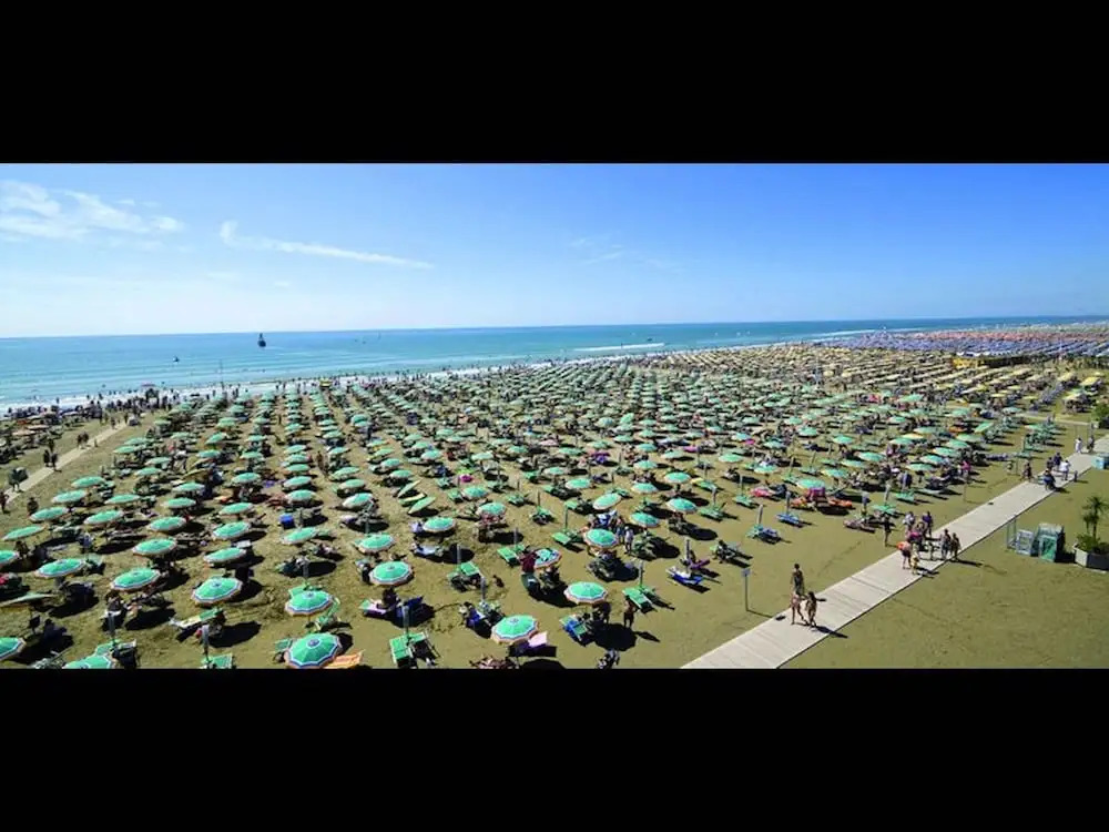 Nice Flat Just 200m From the Beach by Beahost Rentals