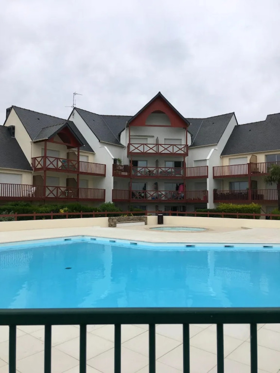 Apartment With one Bedroom in Guérande, With Wonderful sea View, Shared Pool, Enclosed Garden - 600 m From the Beach