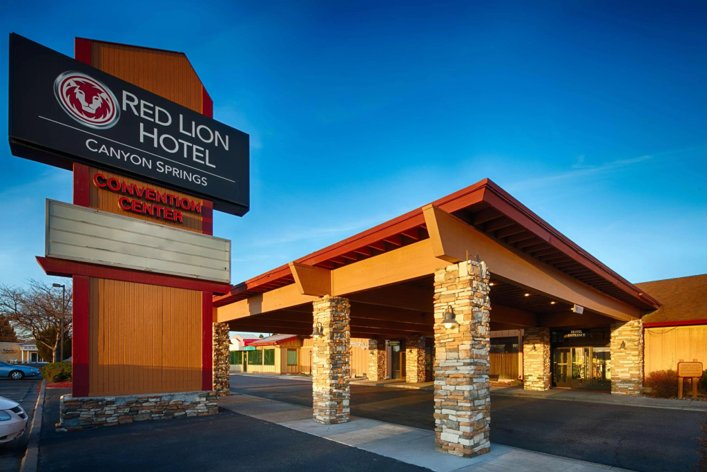 Red Lion Hotel Canyon Springs