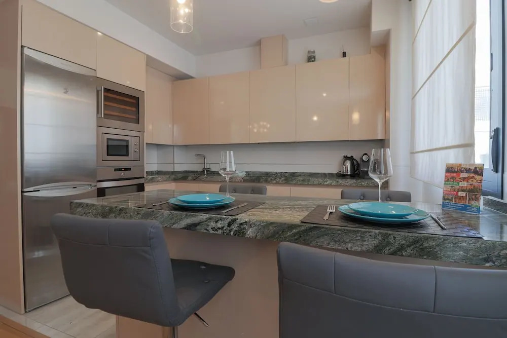 Grand Apartment with terrace & Parking by La Recepcion