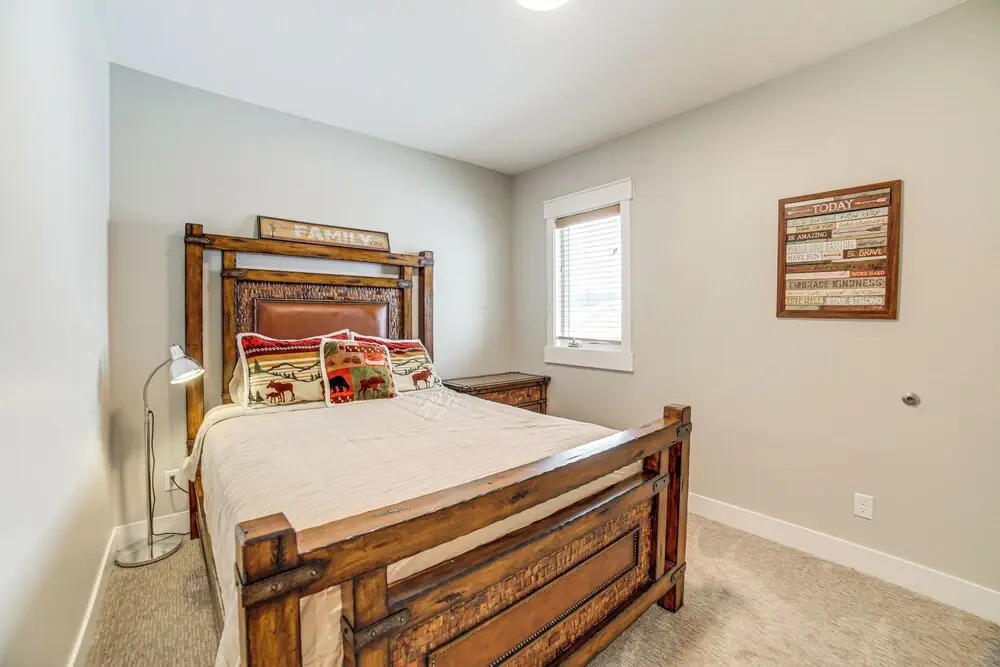 Hike, Fish & Ski! Bright Swan Valley Townhome