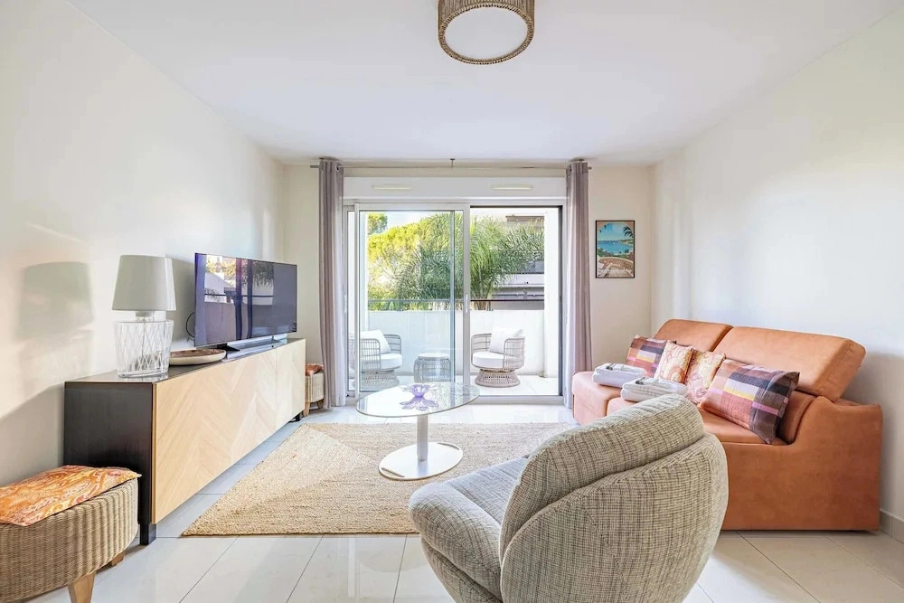 Spacious Apartment a/c 1br/4p - With Pool