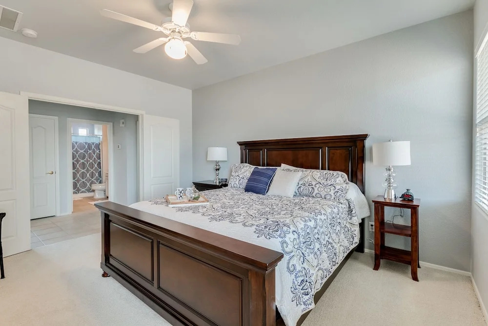 Windstream - 2 Br home by RedAwning