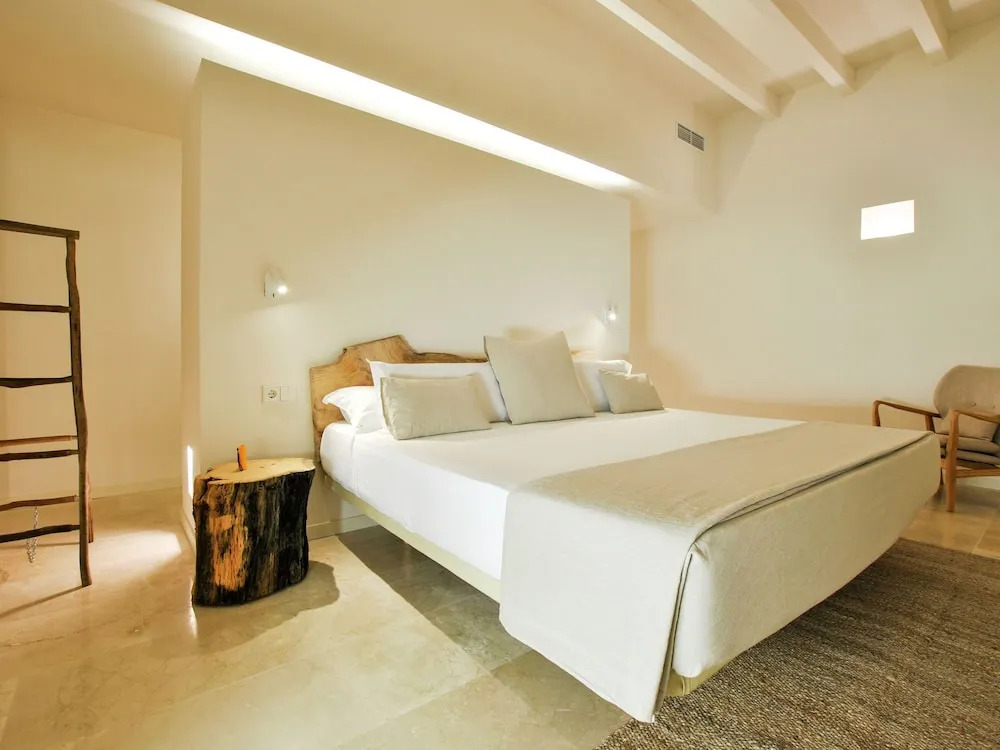 Mesmirizing Cottage in St Llorenç des Cardassar With Swimming Pool