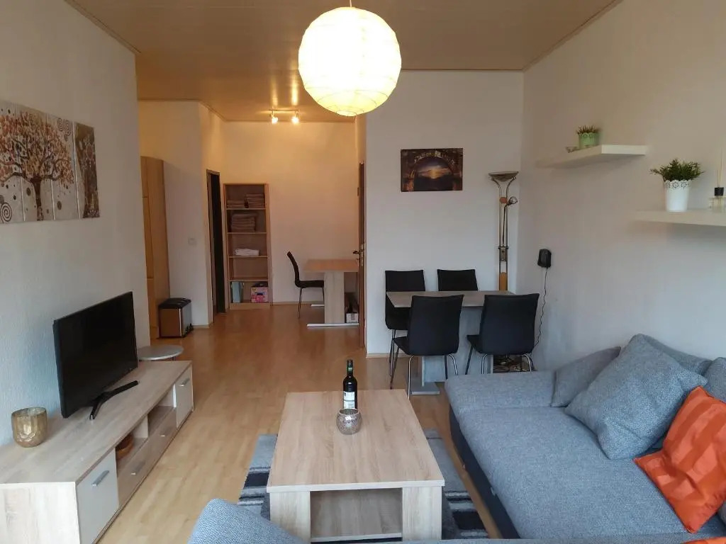 Tante Emma "Paris", Wohngefühl wie Zuhause plus Vorteile eines Hotels, PB-Zentrum, 600m zum Hbf