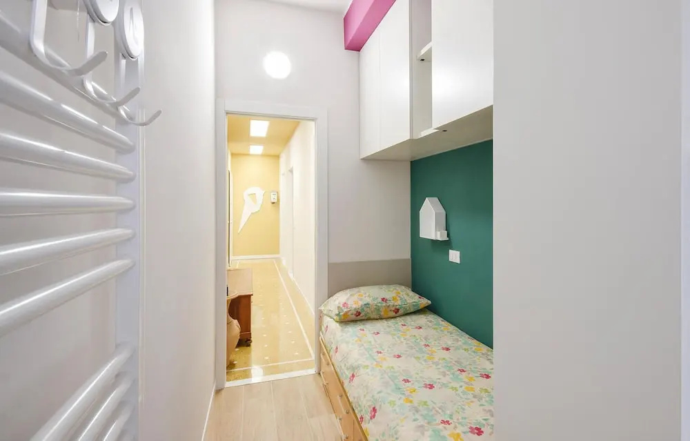 Beautiful Apartment in Rapallo With Wifi and 2 Bedrooms