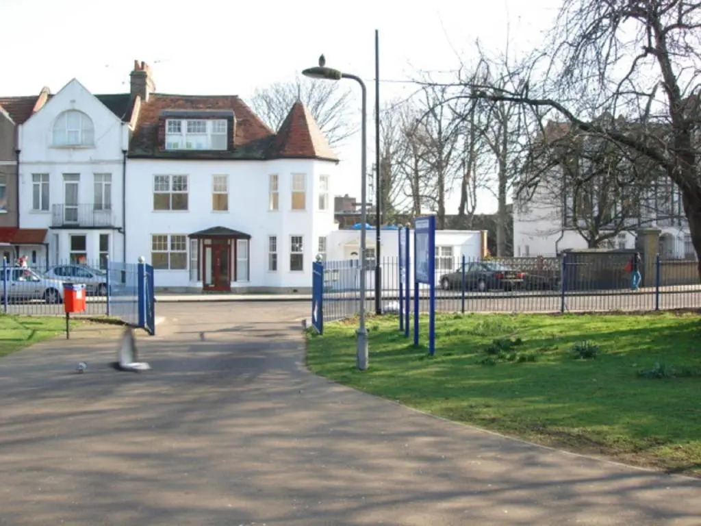 London Tottenham - good for centre