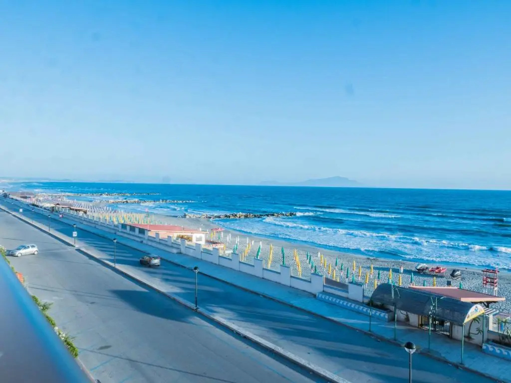 Demetra Seafront Apartment - Parking & Pool